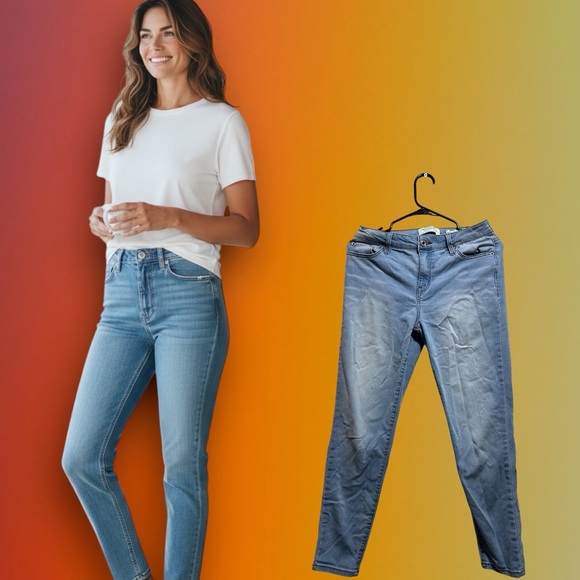 Celebrity Pink Light Blue Skinny Jeans - Picture 3 of 9